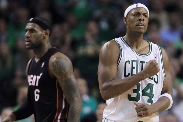 皮爾斯和詹姆斯有什么恩怨情仇？