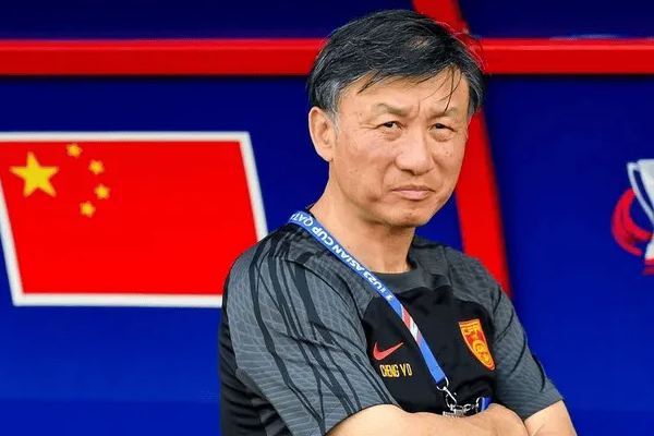 中國U-23足球隊擊敗阿聯酋后教練成耀東分享比賽心得